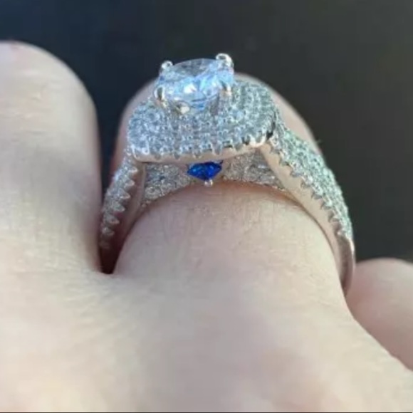 Sterling Silver Ring - Picture 7 of 9